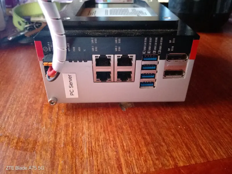 Servidor PC compacto - 1