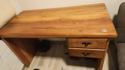 Escritorio de madera con cajones - miniatura 2