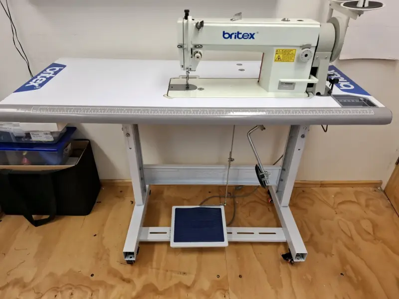 Máquina de coser industrial Britex - 1