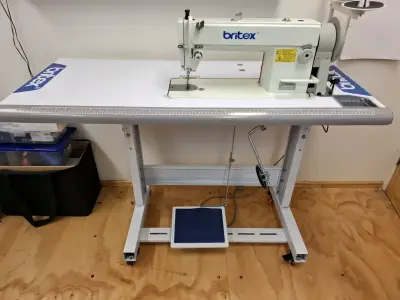 Máquina de coser industrial Britex - miniatura 1