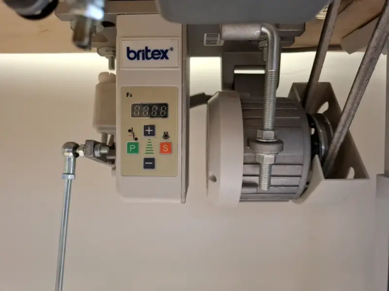 Máquina de coser industrial Britex - 2