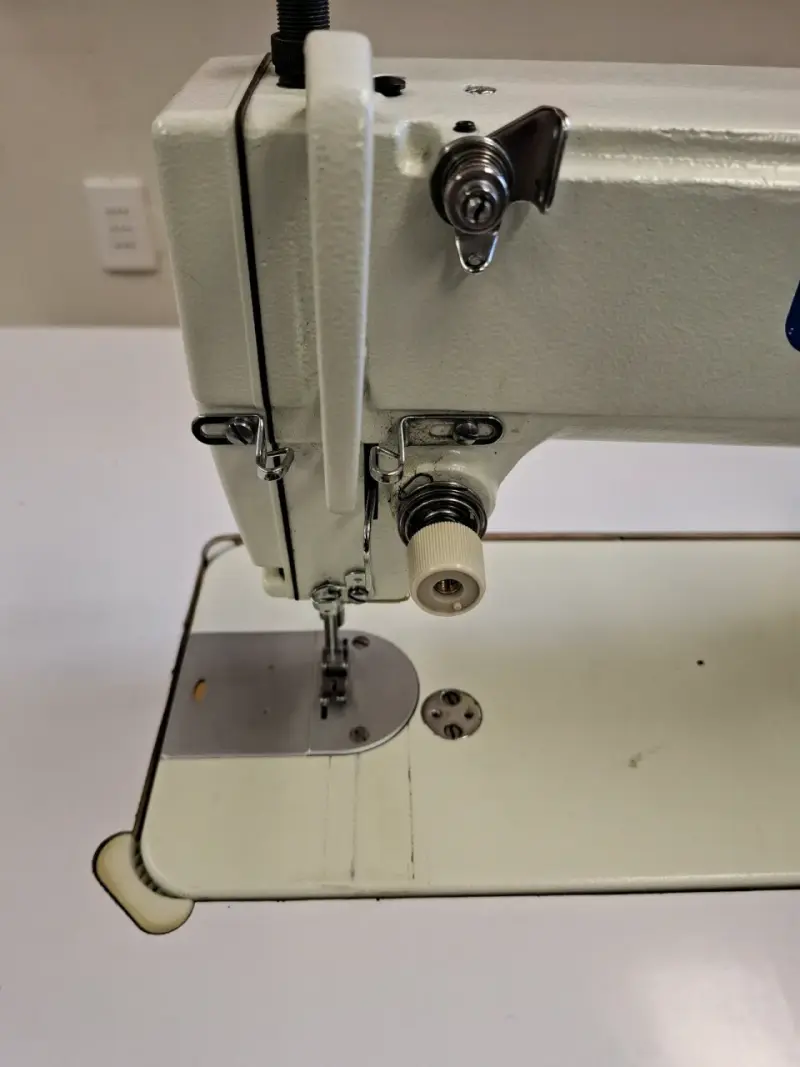 Máquina de coser industrial Britex - 6