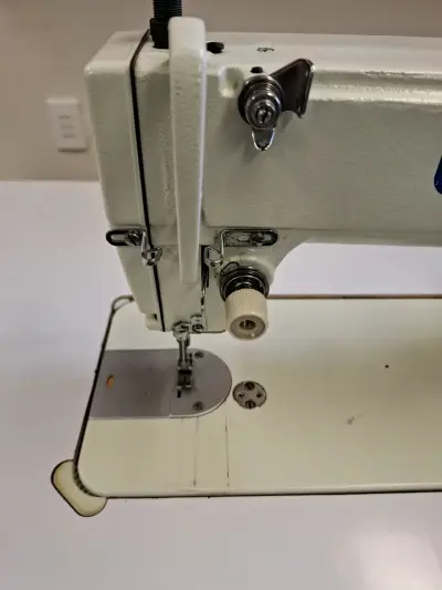Máquina de coser industrial Britex - miniatura 6