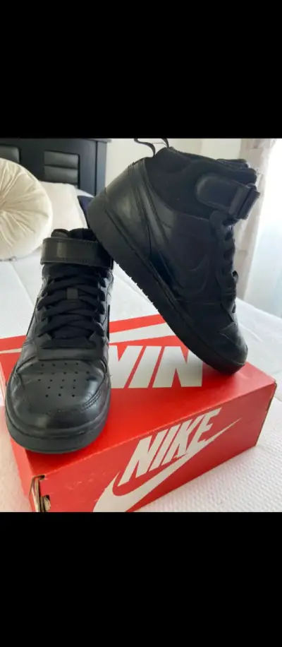 Zapatillas negras Nike - miniatura 1