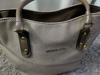 Bolso Michael Kors beige - miniatura 5