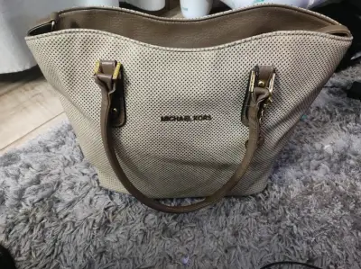 Bolso Michael Kors beige - miniatura 6