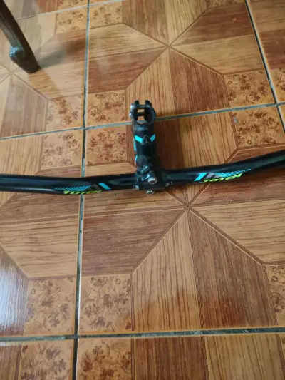 Manubrio de bicicleta Totem - miniatura 1