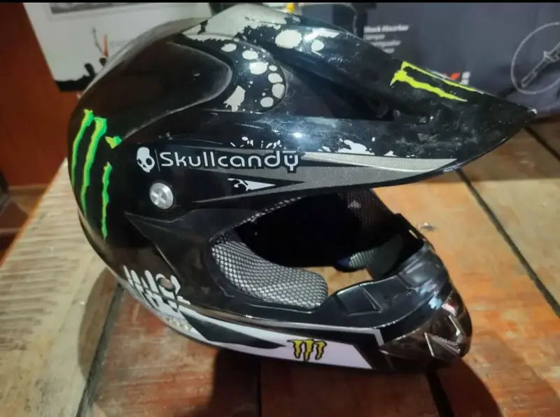 Casco Monster Skullcandy negro - 3