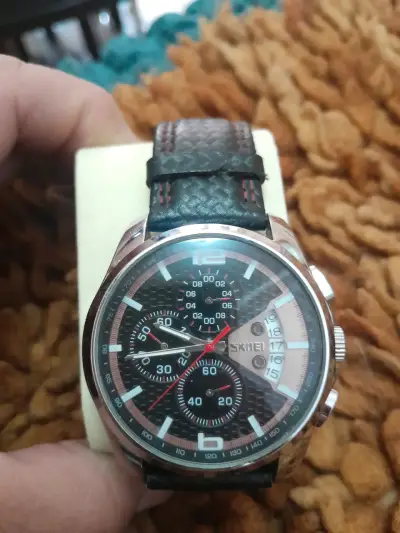 Reloj pulsera deportivo negro - miniatura 1