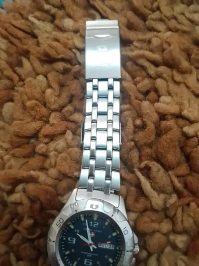 Reloj Swiss Army metálico - miniatura 2