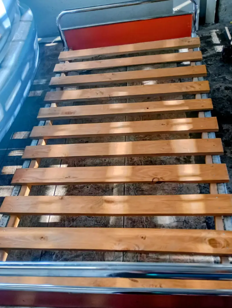 Cama individual de madera - 1