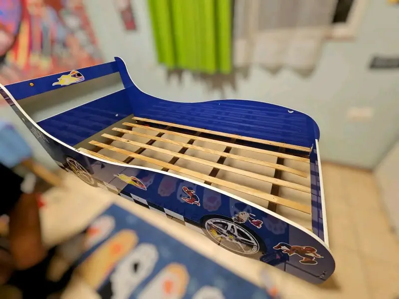 Cama infantil temática azul