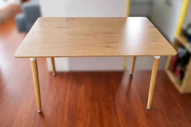 Mesa de comedor madera clara 120 x 80