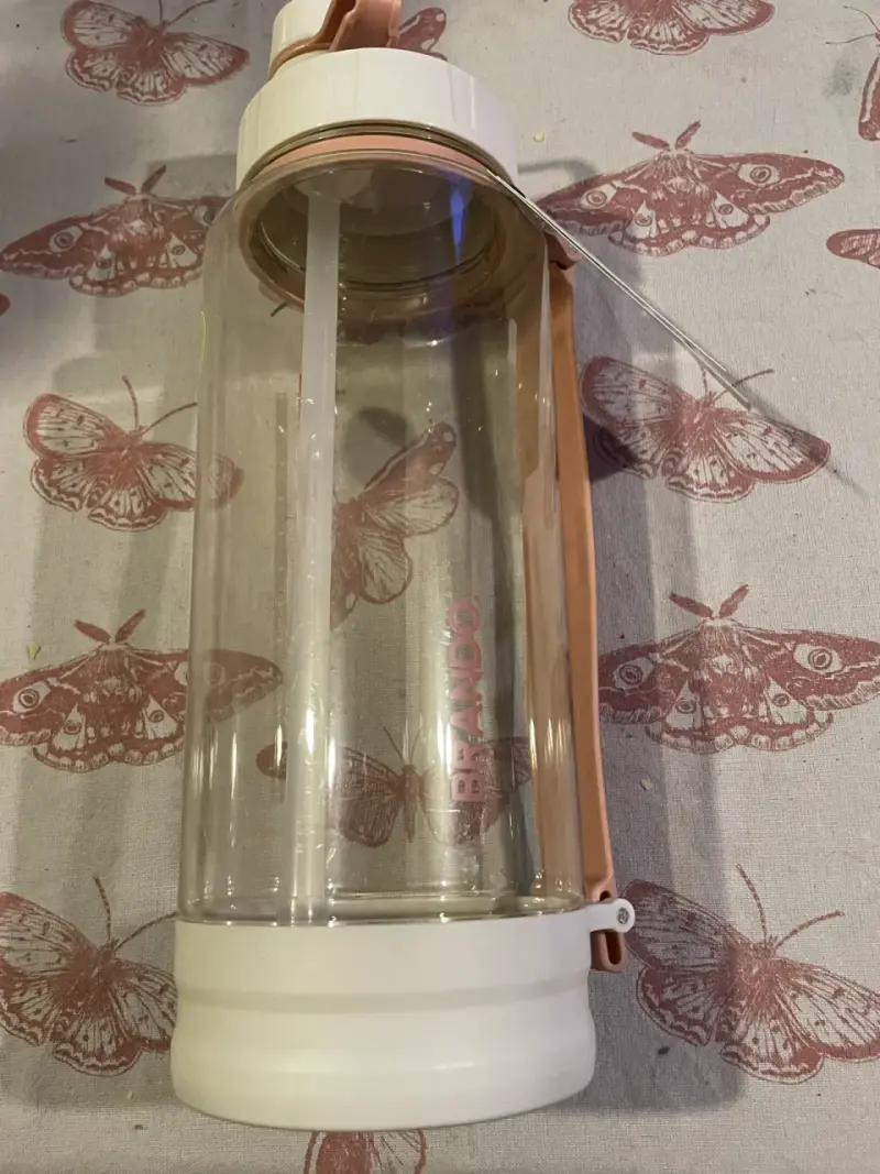 Botella Brando transparente con tapa