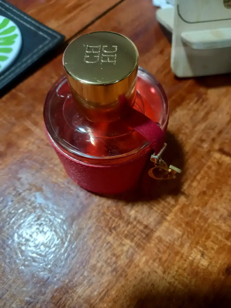 Perfume CH en botella roja - 2