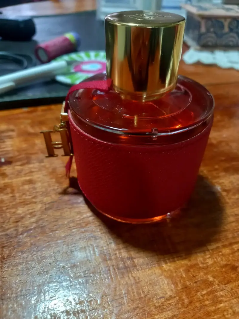 Perfume CH en botella roja - 3