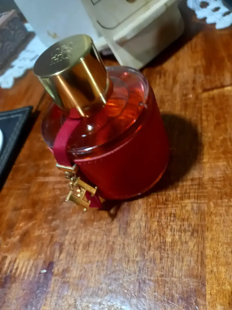 Perfume CH en botella roja - 4
