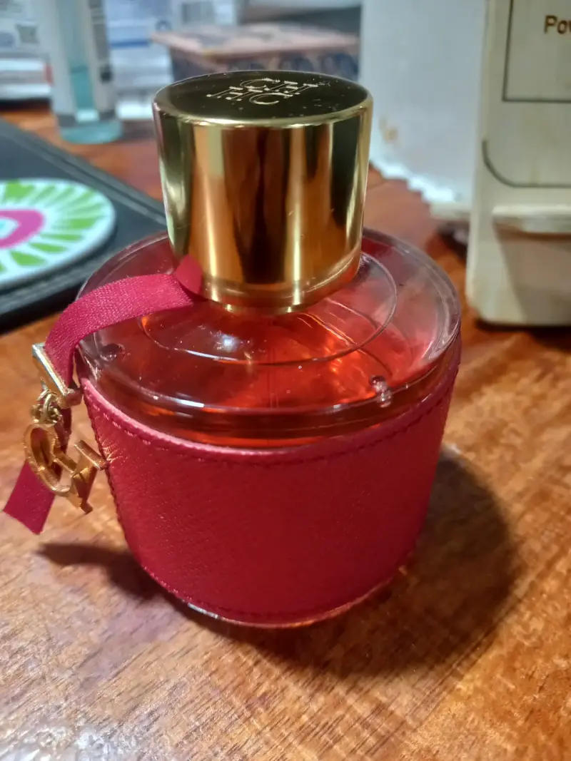 Perfume CH en botella roja - 5