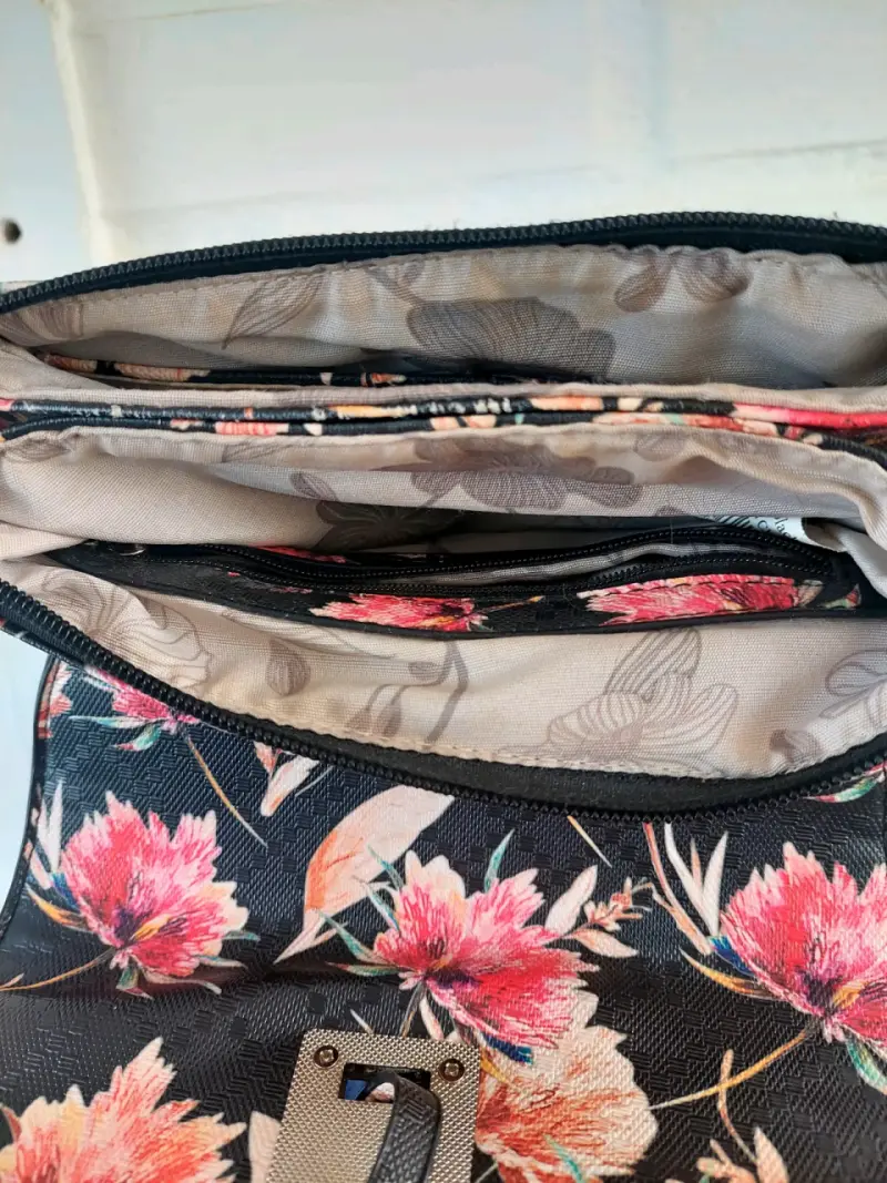 Bandolera floral negra - 5