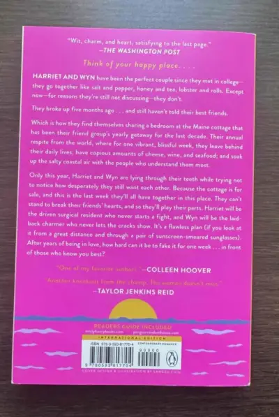 Libro 'Happy Place' de Emily Henry - miniatura 2