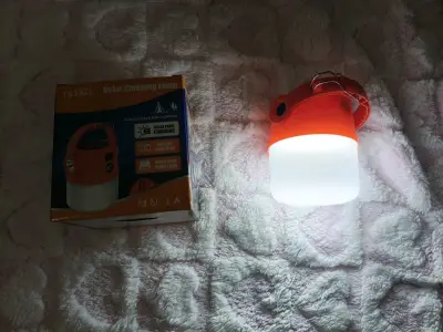 Lámpara solar para camping - miniatura 1