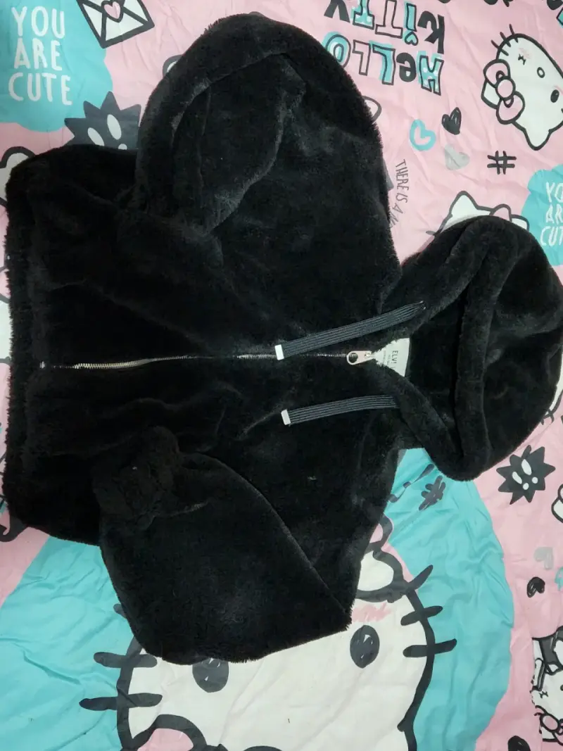 Chaqueta negra con capucha - 6