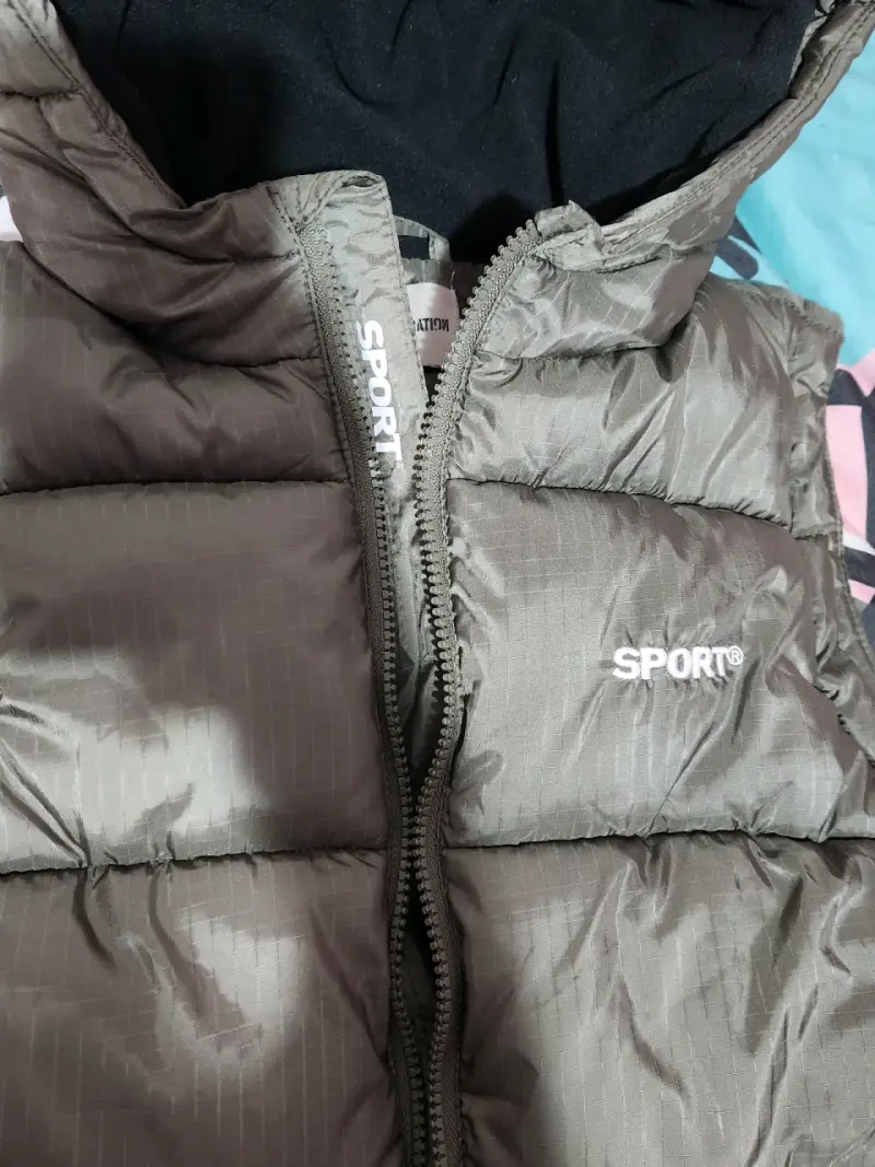 Chaqueta acolchada con capucha gris - 5