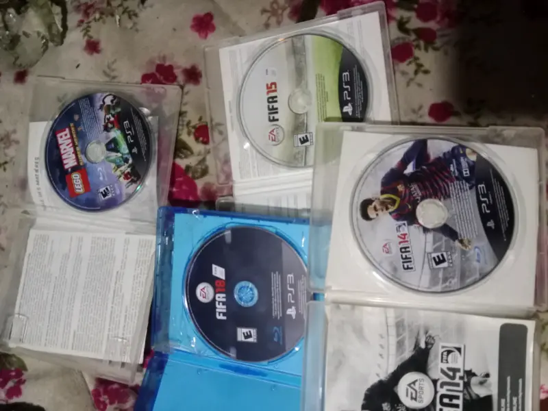 Pack juegos PS3 FIFA y LEGO - 1