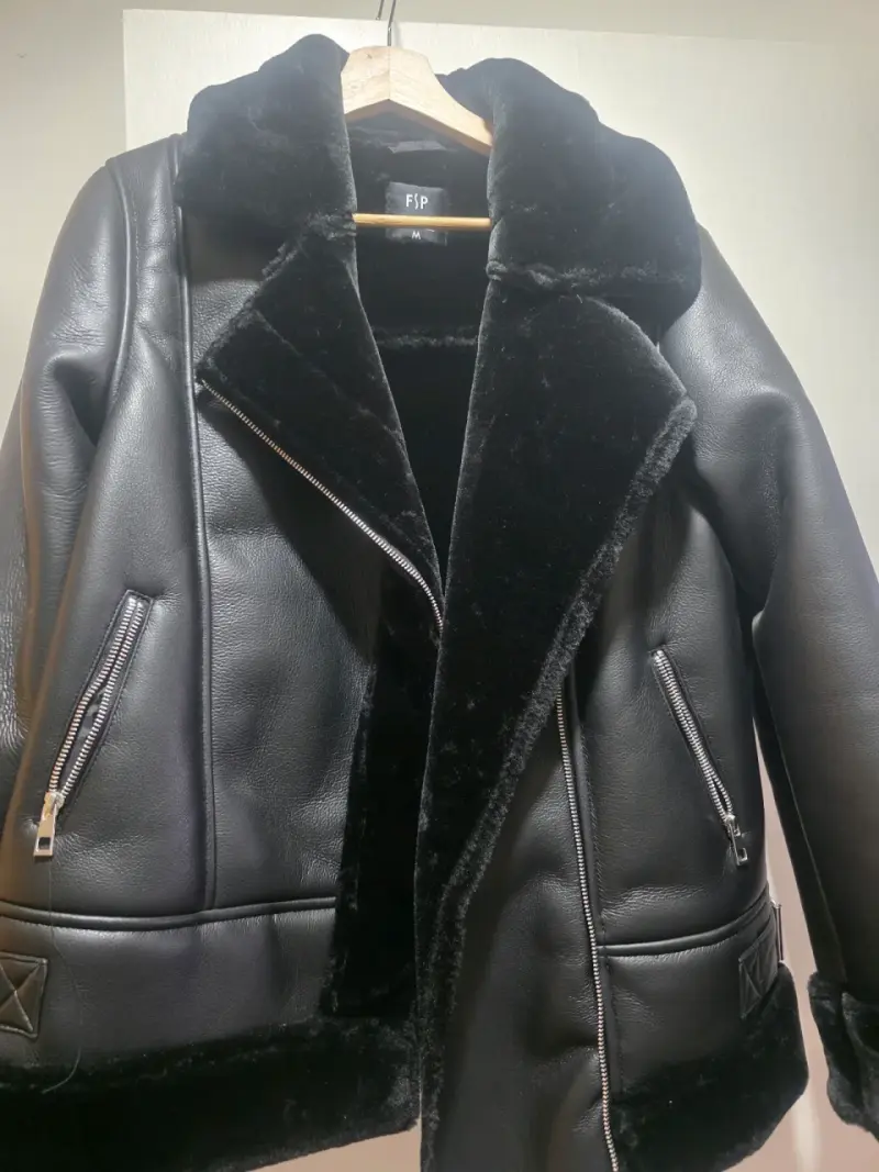 Chaqueta negra de eco cuero - 2