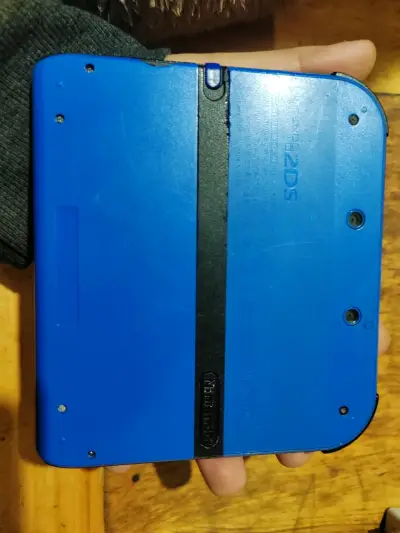 Consola portátil azul Nintendo 2DS - miniatura 2