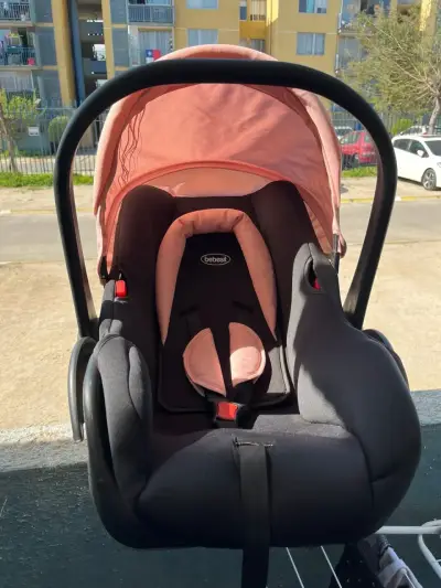 Silla de auto Bebe Rosada - miniatura 1