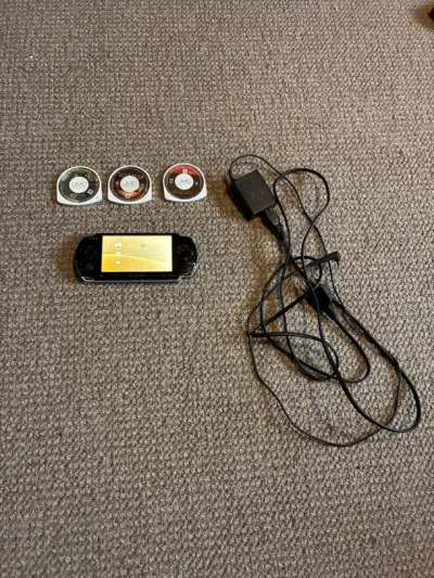 Consola portátil PSP 3000 con juegos - miniatura 1