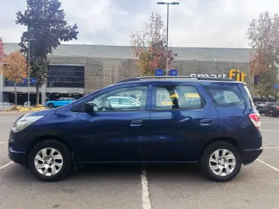 Chevrolet Spin 2017 1.8 Mecánica | 8 Pasajeros | - miniatura 4