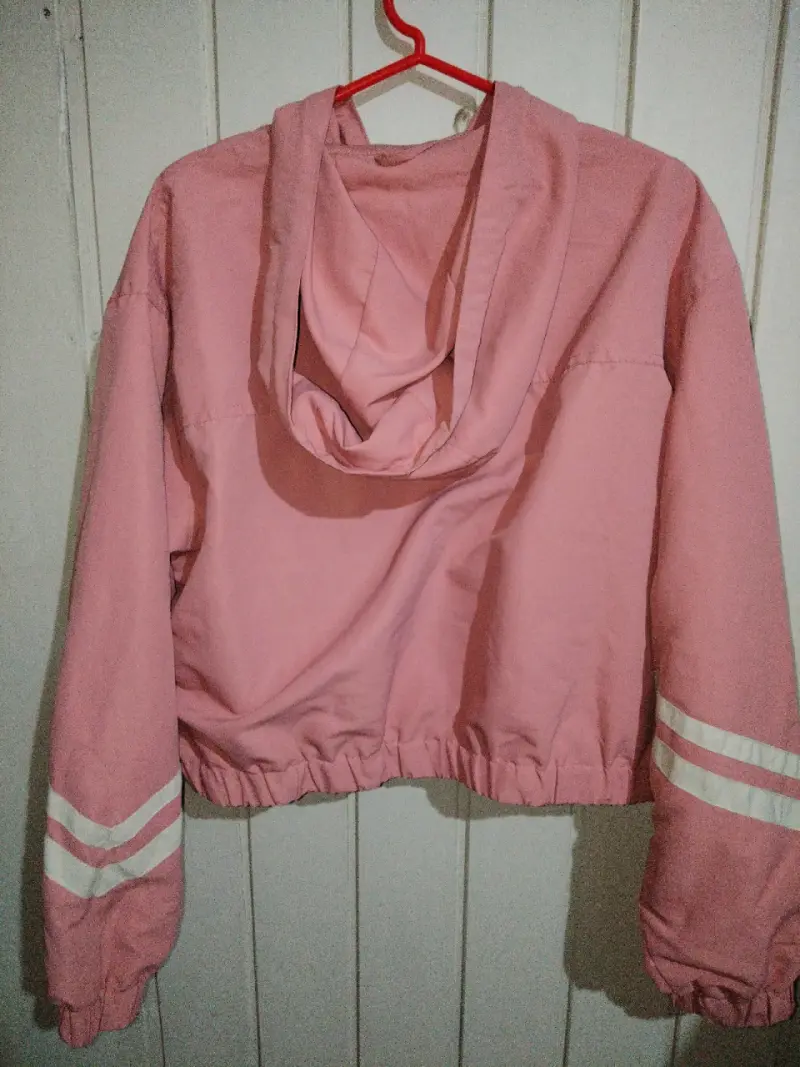 Chaqueta rosa con capucha - 2