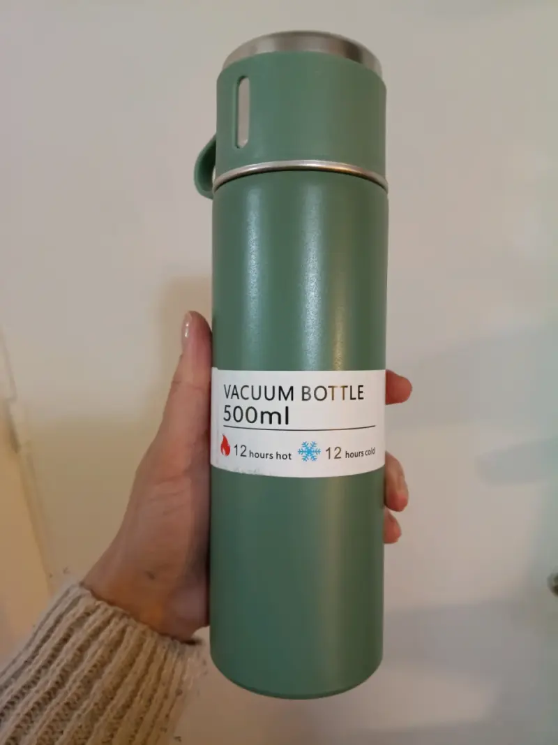 Termo verde con dos tazas - 3
