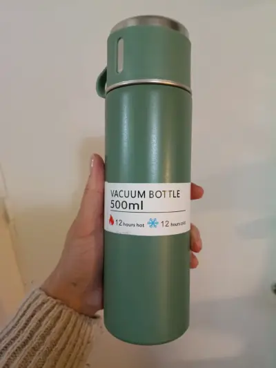 Termo verde con dos tazas - miniatura 3