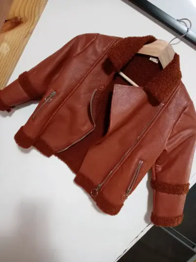 Chaqueta cuero café vintage - miniatura 2