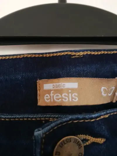 Pantalones de mezclilla acampanados Efesis - miniatura 4