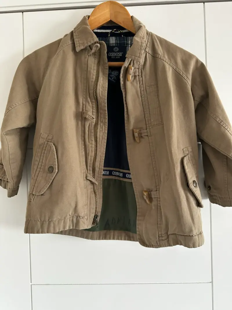 Chaqueta niño OshKosh caqui talla 5 - 1