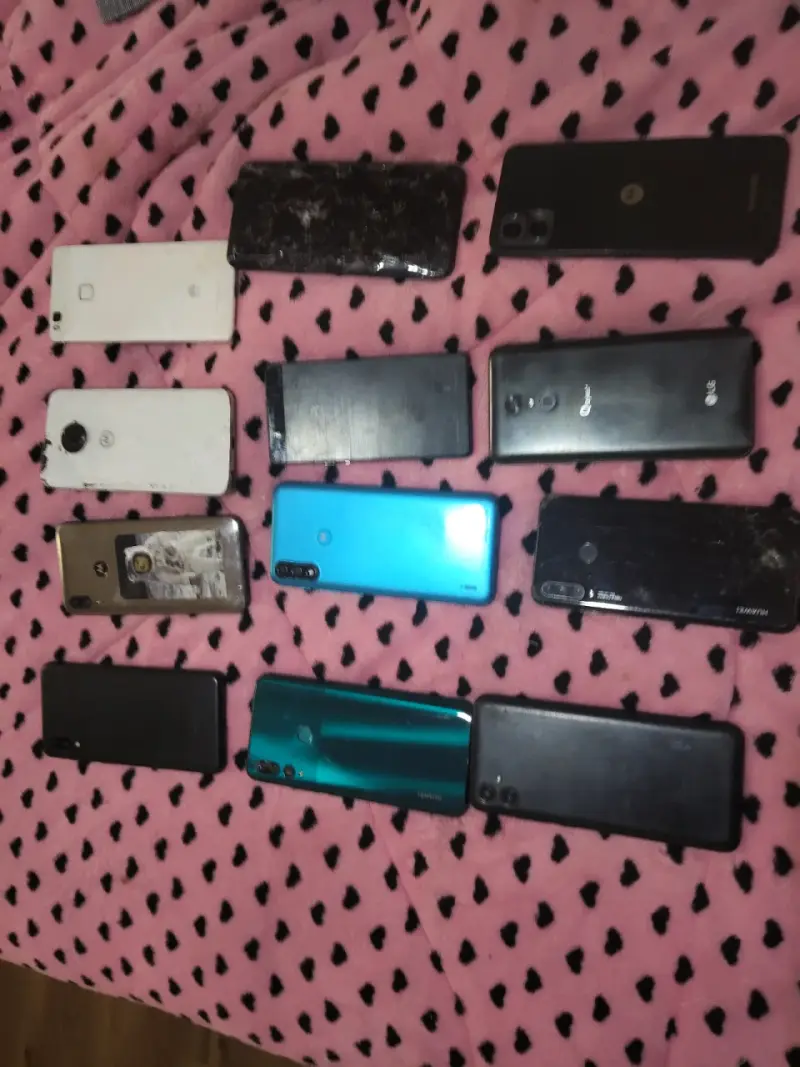 Lote de celulares para repuestos - 2