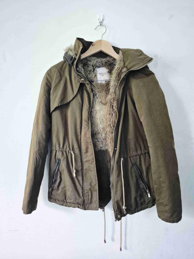 Parka Zara con gorro y piel - 1