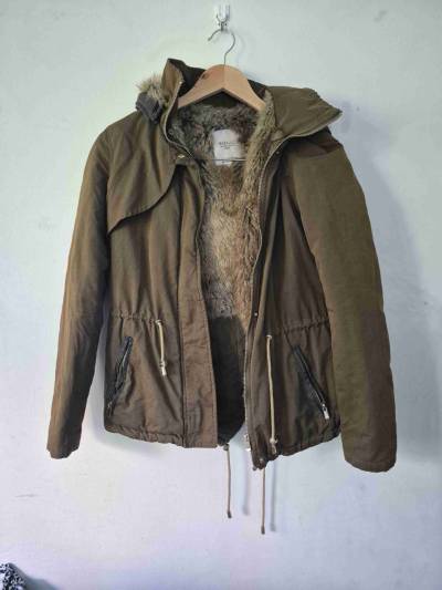 Parka Zara  con gorro y piel - miniatura 4