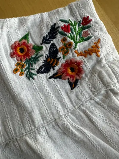 Blusa bordada blanca niña talla 2 - miniatura 2