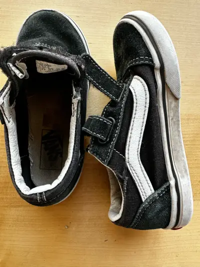 Zapatillas negras Vans usadas - miniatura 4