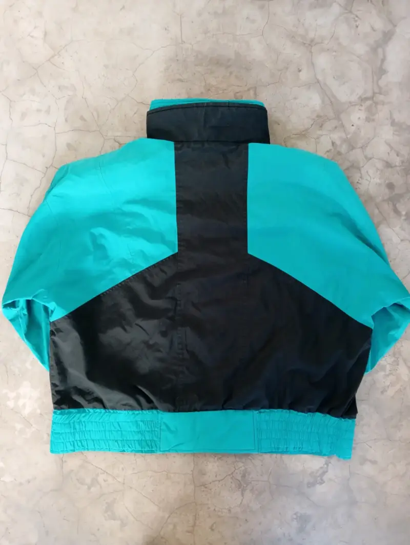 Chaqueta retro azul y negra - 4
