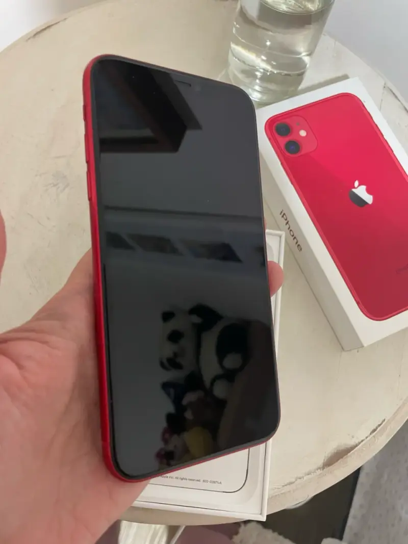 iPhone 11 64gb única dueña - 4