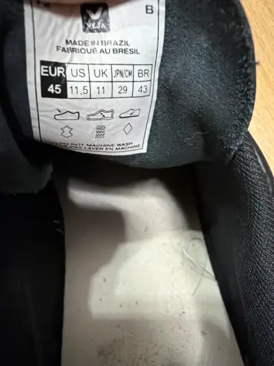 Zapatillas negras con logo blanco Veja - miniatura 3