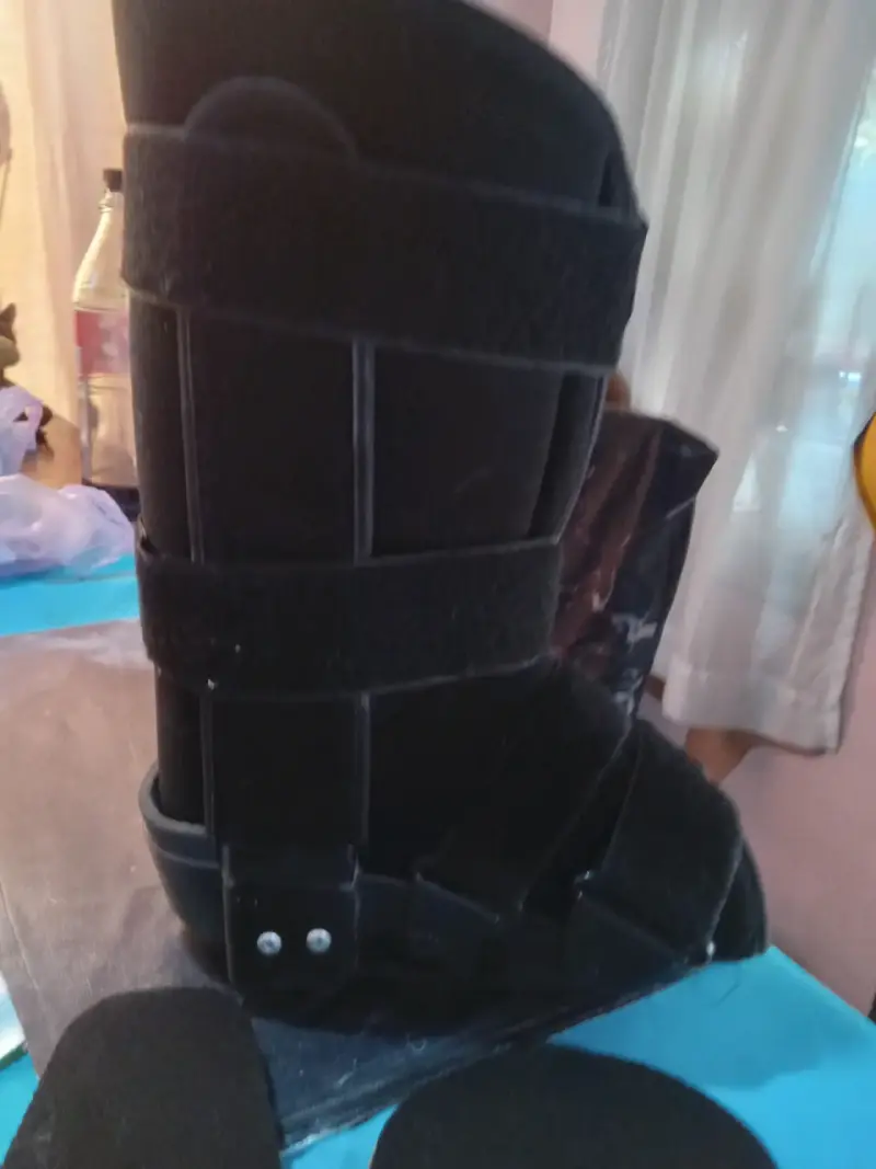 Bota ortopédica negra ajustable - 2