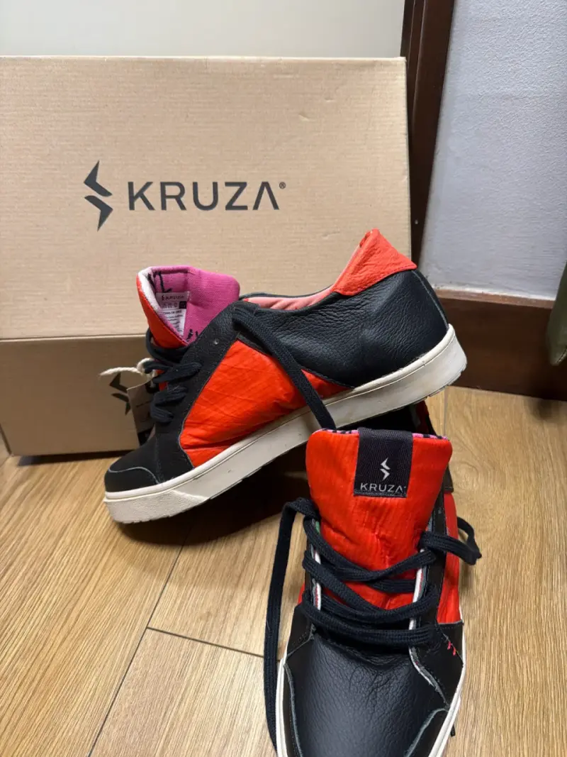Zapatillas KRUZA rojas y negras - 3