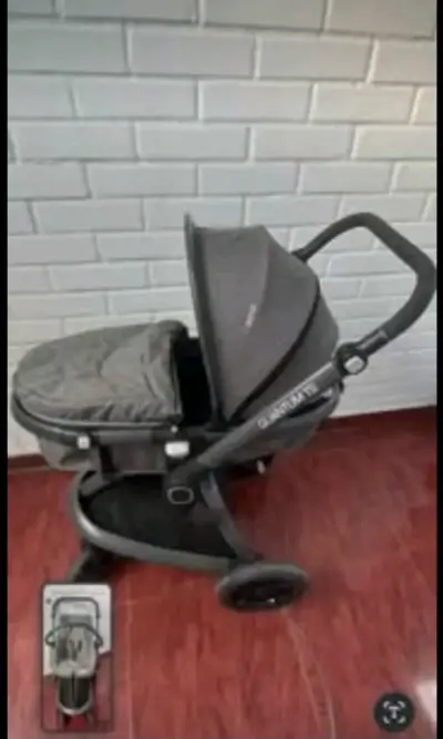 Coche de bebé con porta bebé gris - miniatura 2